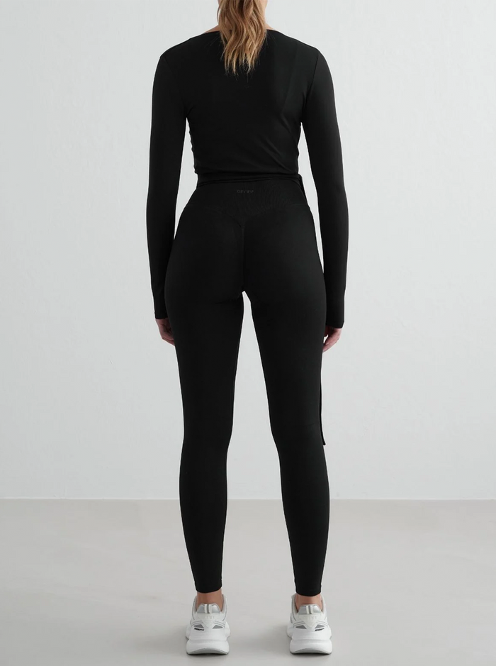Shape Seamless Wrap Long Sleeve in Black