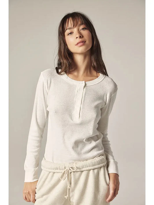 Amente – Long Sleeve Cotton Henry Top in White