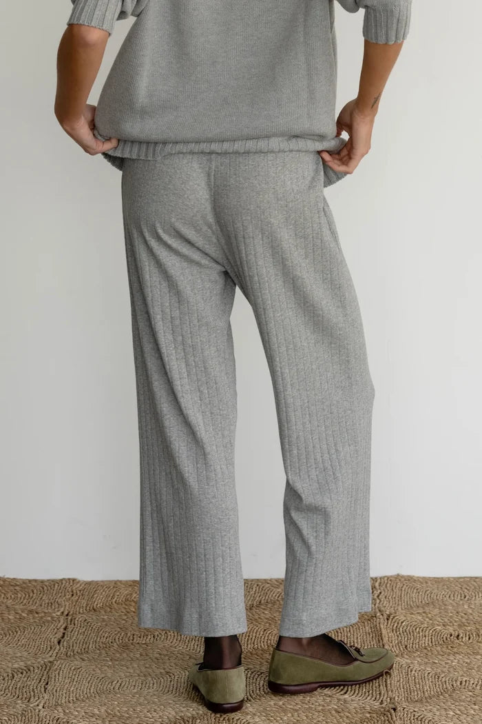 Donni – Pointelle Simple Crop Pant in Heather Grey