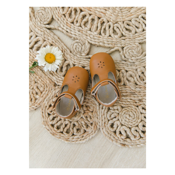 L'Amour Girls Lisette Caramel T-Strap Mary Jane Crib Shoe (Infant)