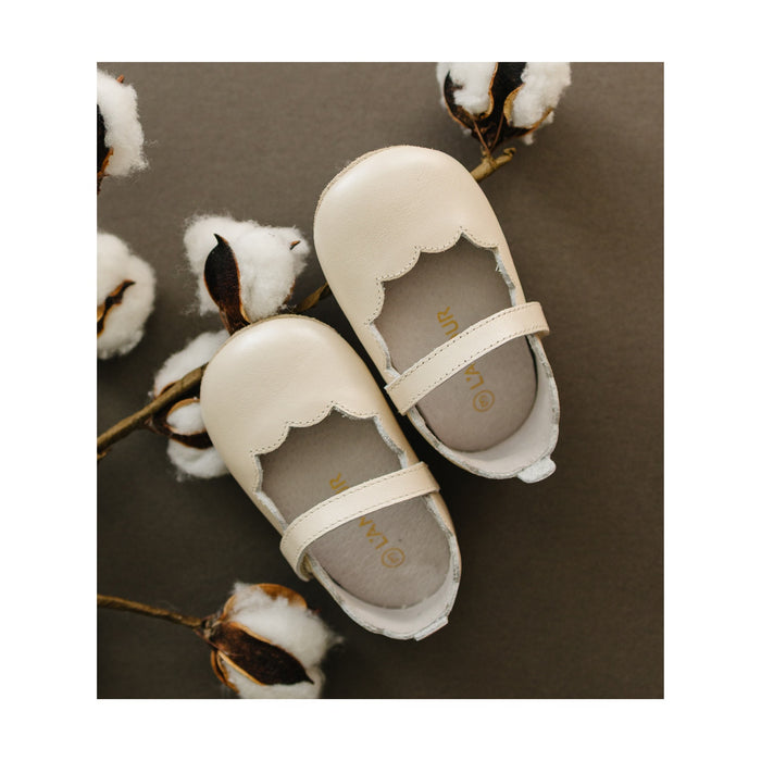 Mimi Girls Scalloped Mary Jane Crib Shoe (Infant)