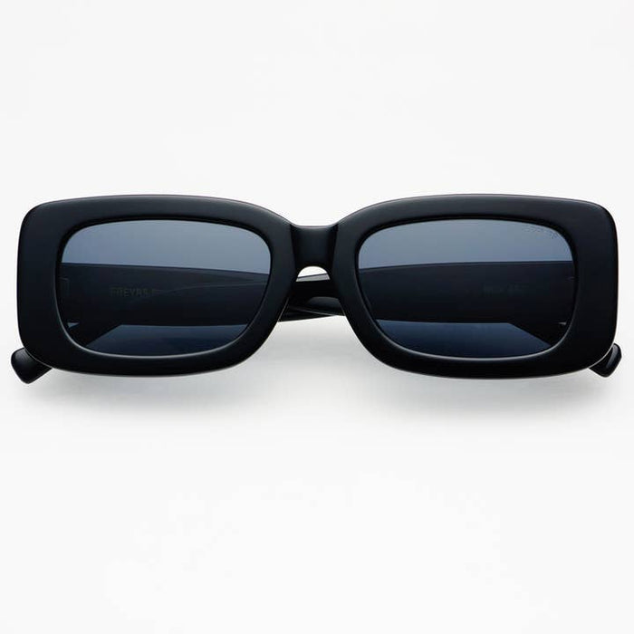 Noa Sunglasses: Black