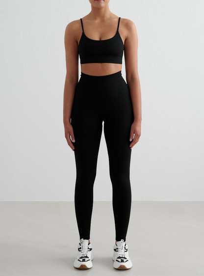 Shape Seamless Strap Bra in Black
