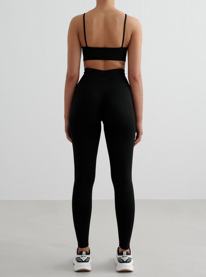 Shape Seamless Strap Bra in Black