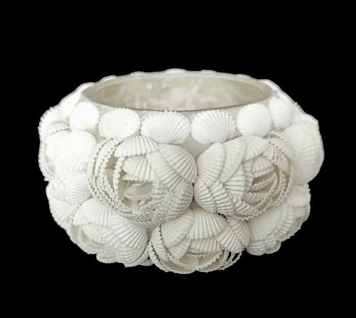 Table Decor Lighting: 
Bowl Shaped Natural Sea shells Tea Light Holder.