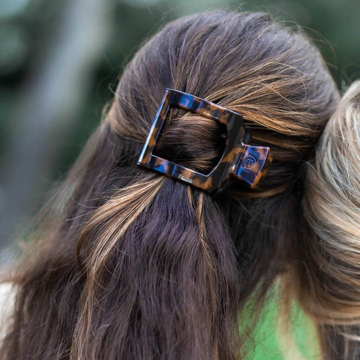Tortoise Medium Flat Square Clip