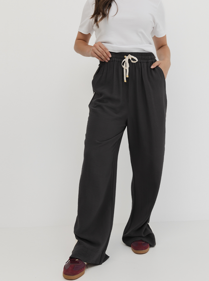 Weekender Pant Longline in Pepper